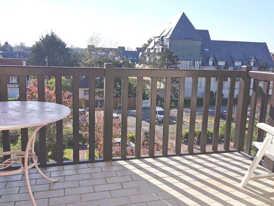 Cabourg Cosy, Appartement Refait A Neuf, 5 Min A Pied De La Mer Zewnętrze zdjęcie