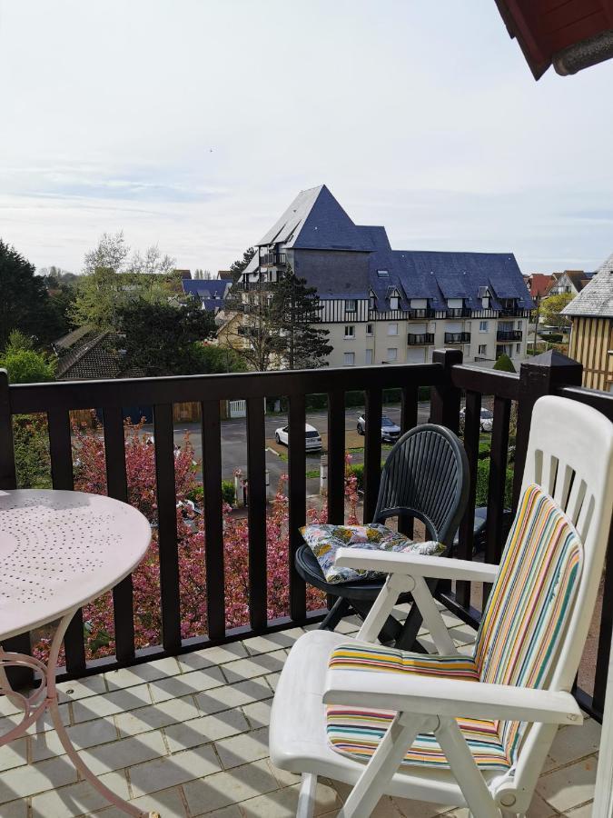 Cabourg Cosy, Appartement Refait A Neuf, 5 Min A Pied De La Mer Zewnętrze zdjęcie